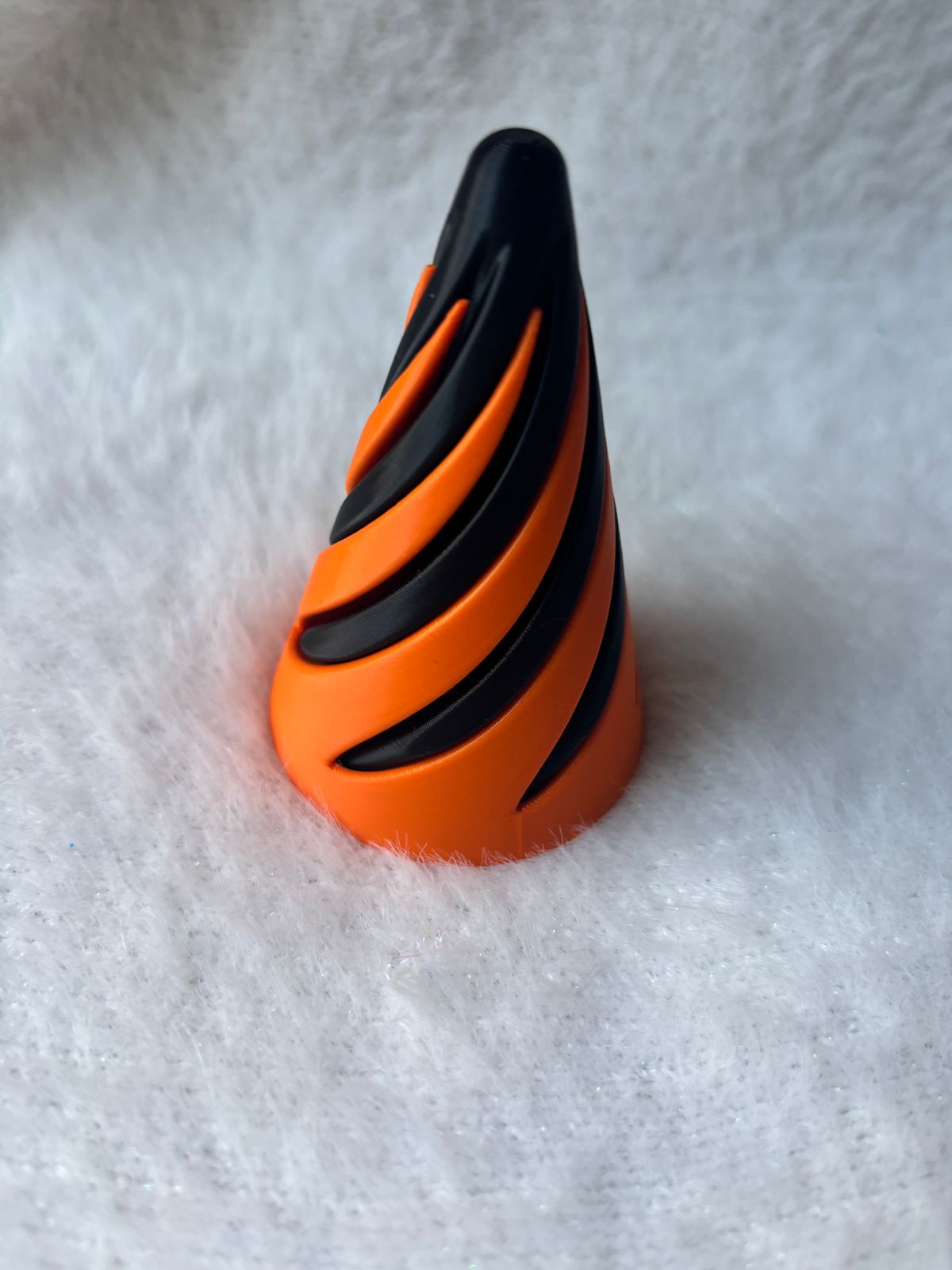 🔵 Título: Spiral Cone Fidget Toy – 3D Printed Sensory Toy